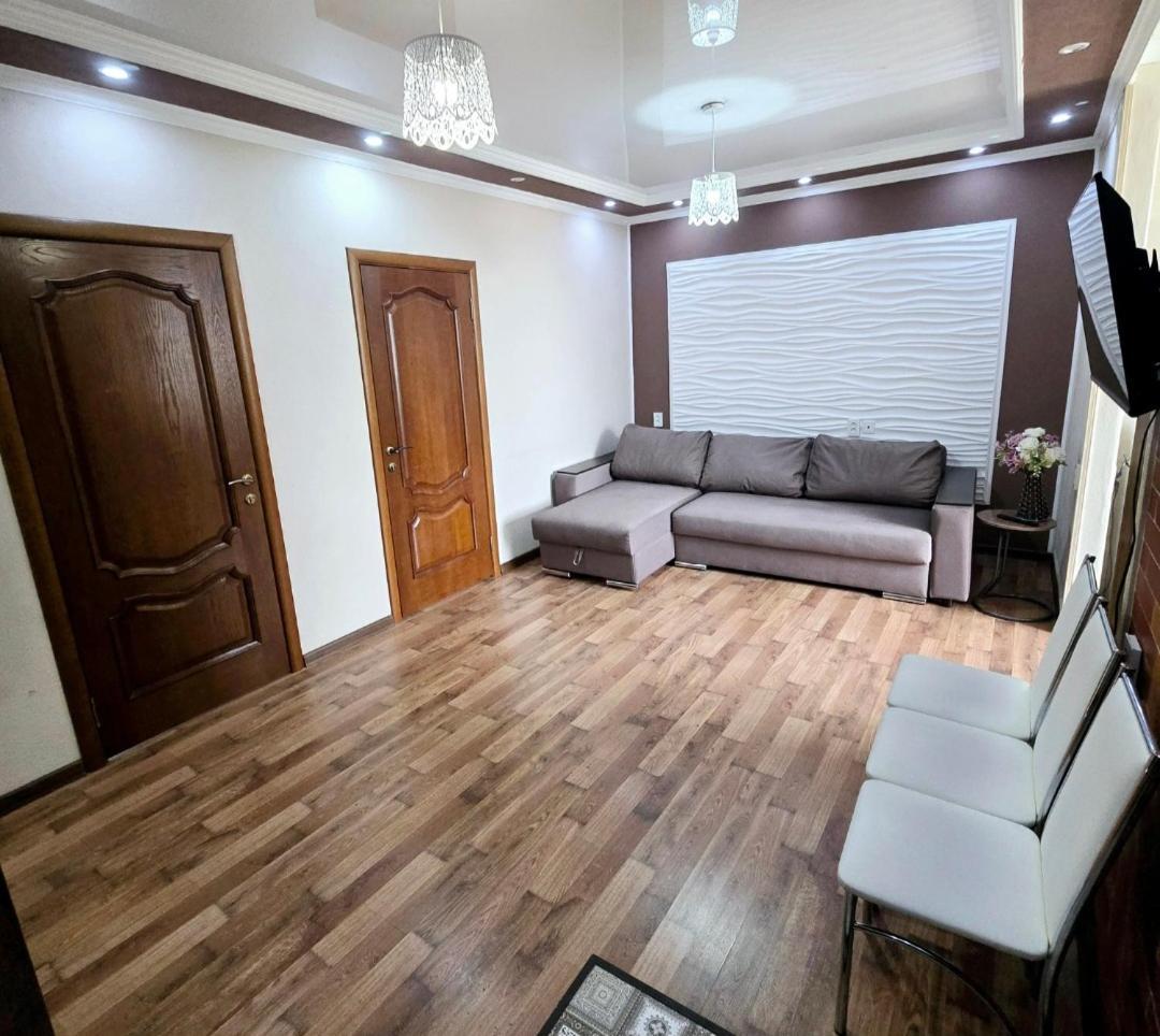 Apartment 2х-ком люкс желтоксан 20 - 5й этаж лифта нет извините