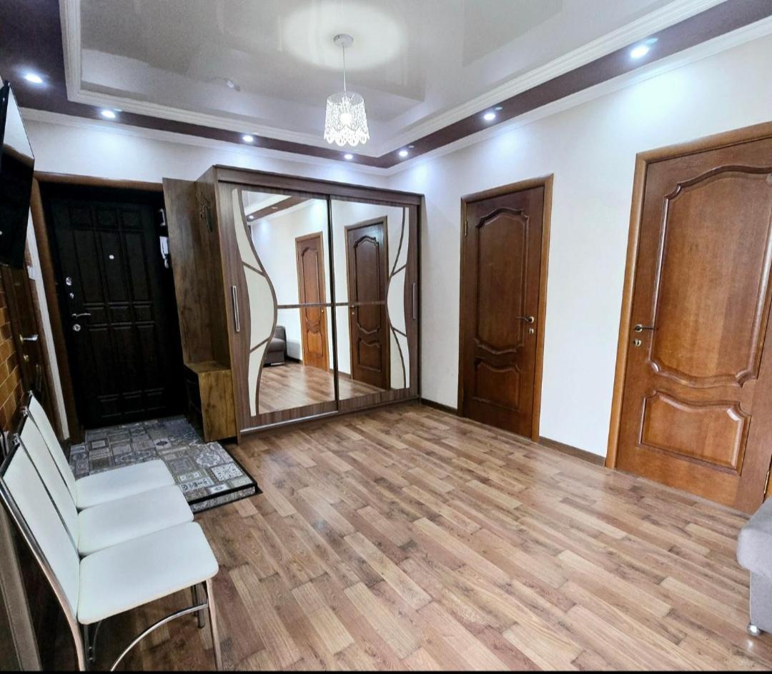 Apartment 2х-ком люкс желтоксан 20 - 5й этаж лифта нет извините *